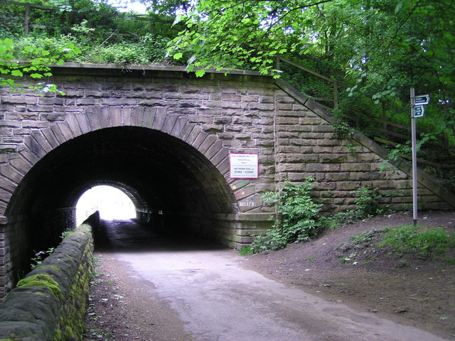 Howley Mill Viaduct on Kirklees Way, Upper Batley - geograph.org.uk - 442989