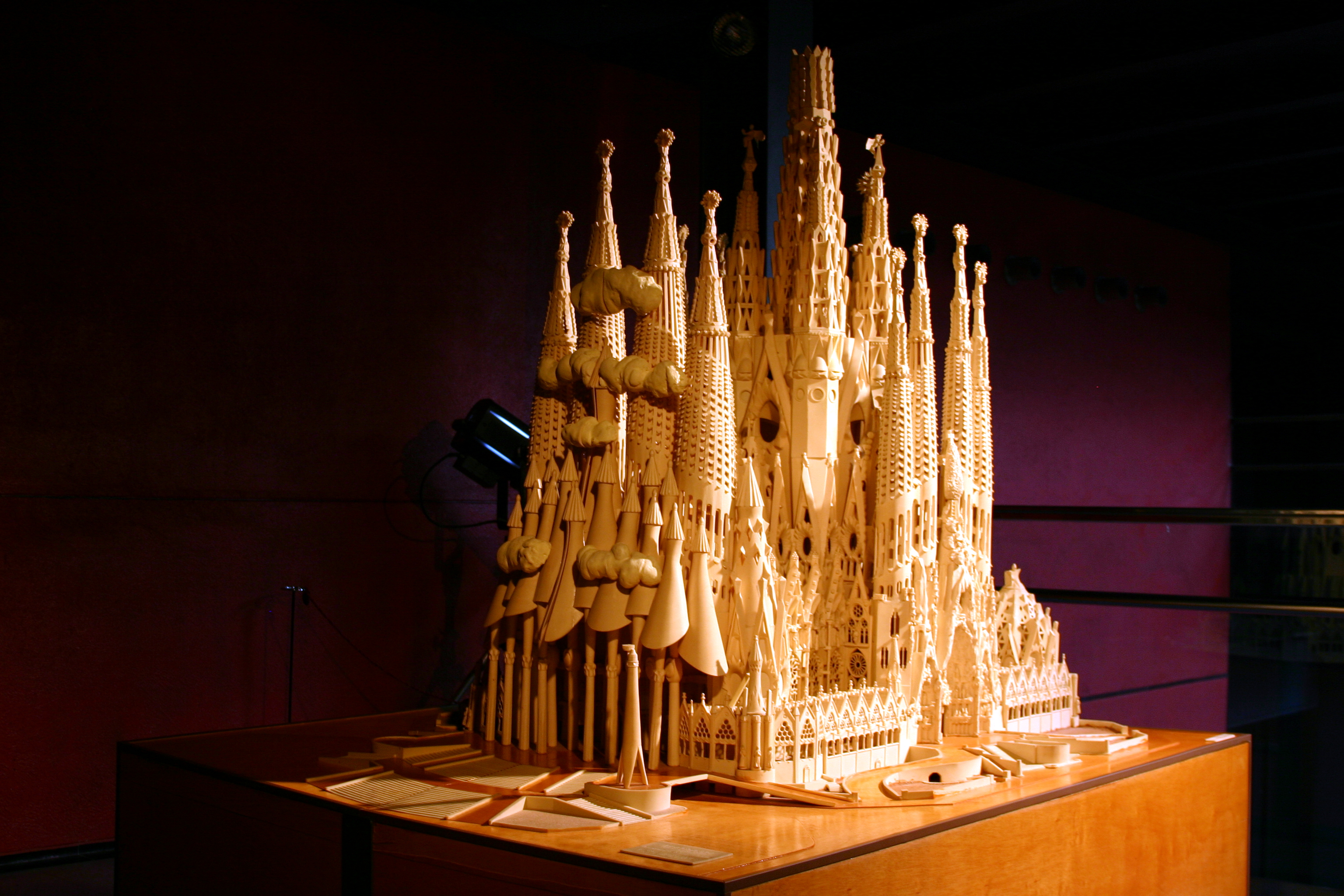 File:Model of La Sagrada Familia - Museum of the History of Catalonia - Catalonia 2014 (2).JPG - Wikimedia Commons
