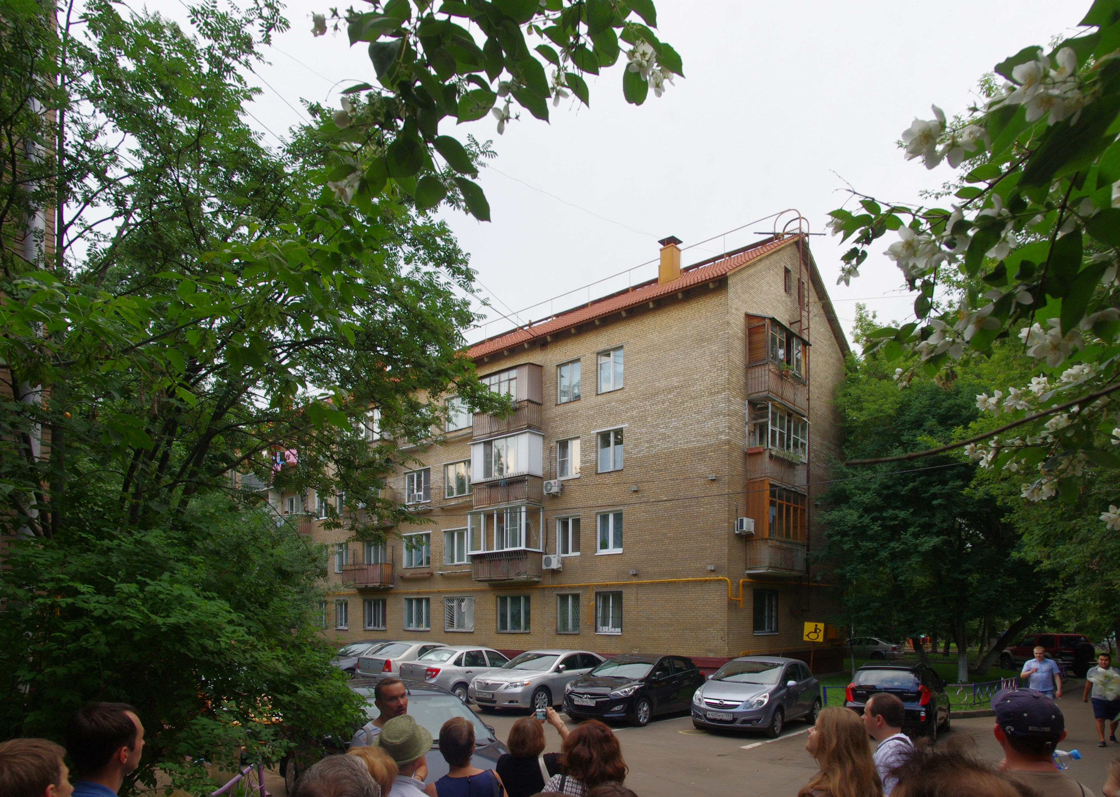 Московская 60. Фото Ленинградский проспект 21г. Москва 60 лет октября 16 к 2. Москва 60 лет октября 12 к 2.