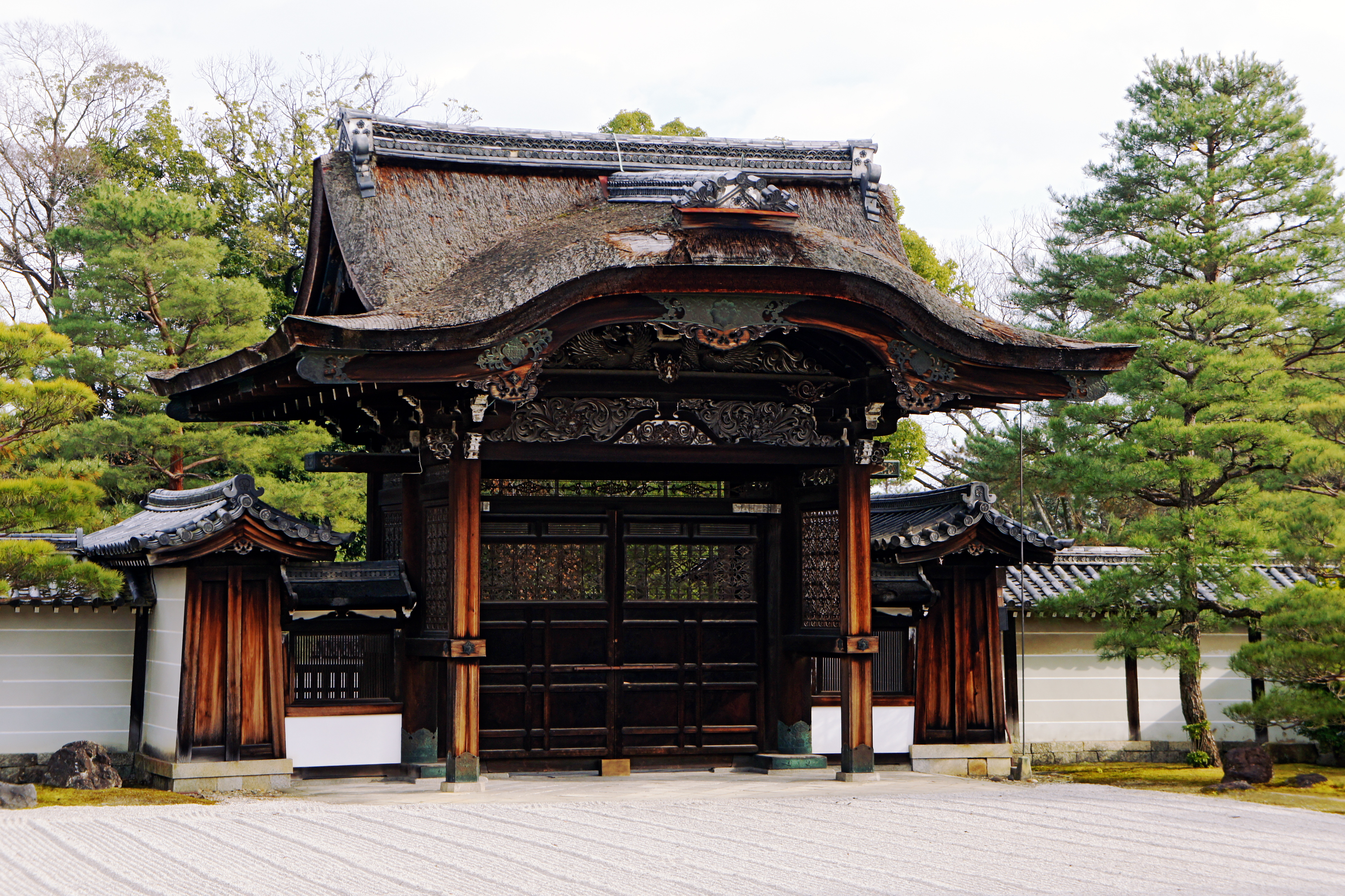 Школа Япония ворота