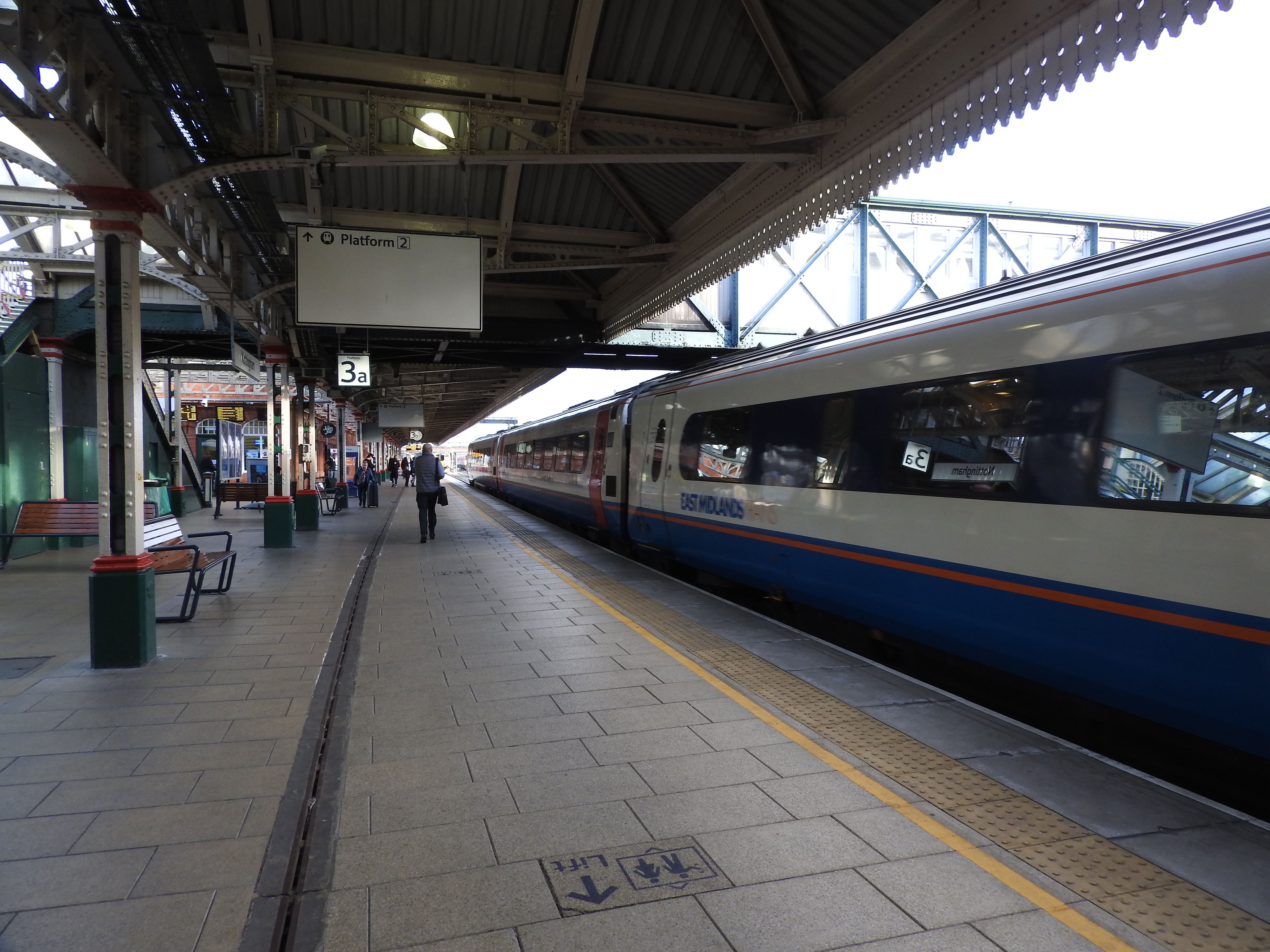 Рейл стейшн. West Midlands Railway class 730. West Midlands Railway class 139.