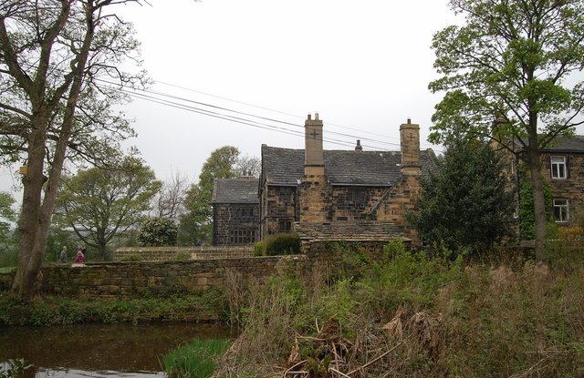 Oakwell Hall and pond - geograph.org.uk - 1254423