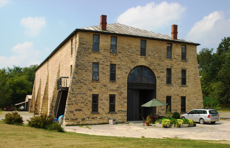 File:Old Stone Barn.jpg