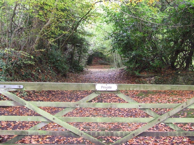 File:Old entrance to Salterley Grange - geograph.org.uk - 1550937.jpg