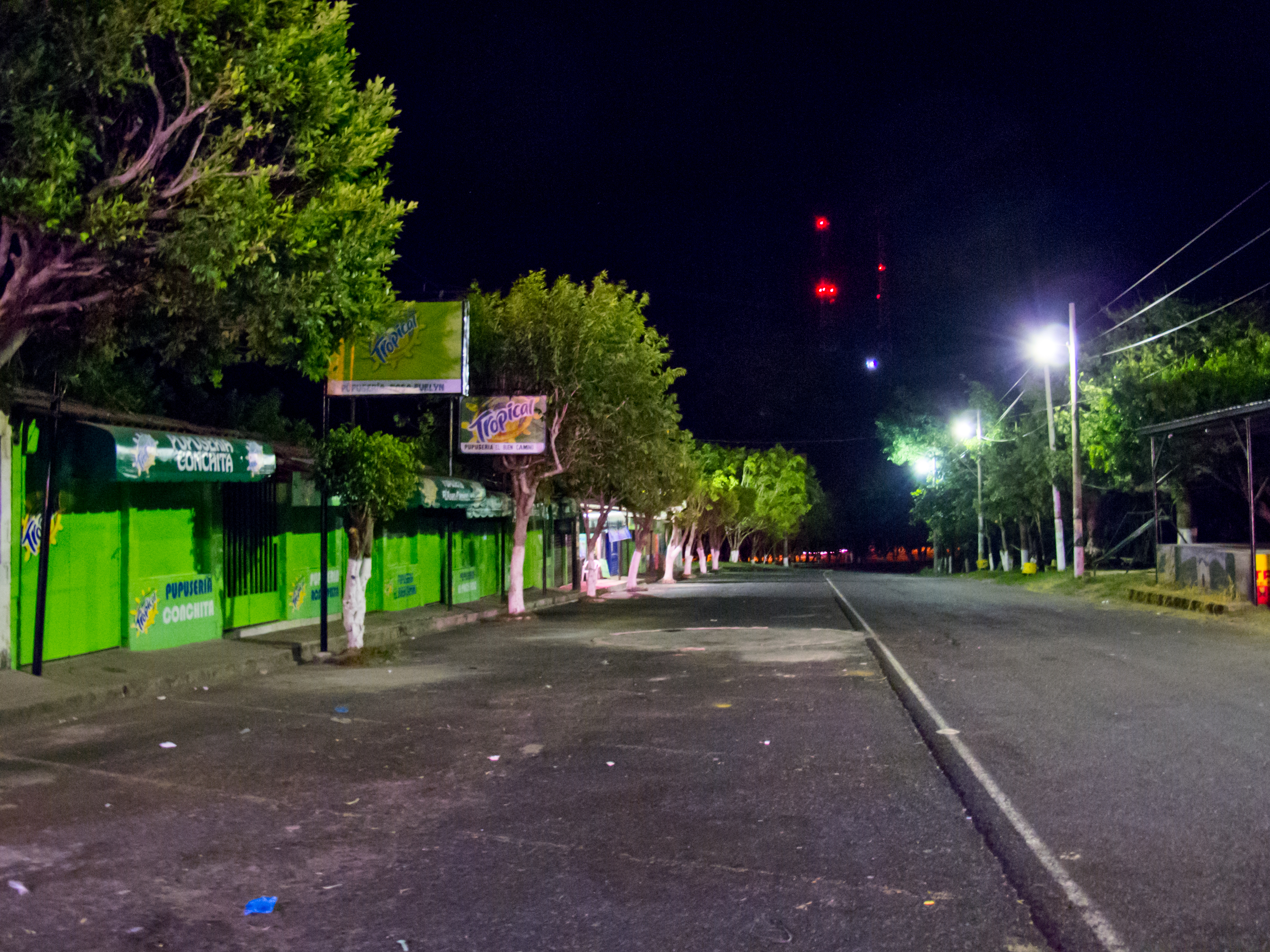 Olocuilta, pupuserias, del noche.jpg. w:en:public domain. 