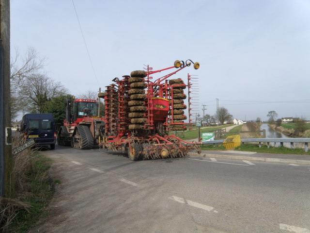 File:Passing by at Antons Gowt - geograph.org.uk - 1222516.jpg