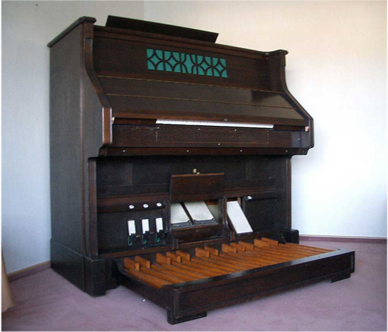 Pedalharmonium_1.jpg