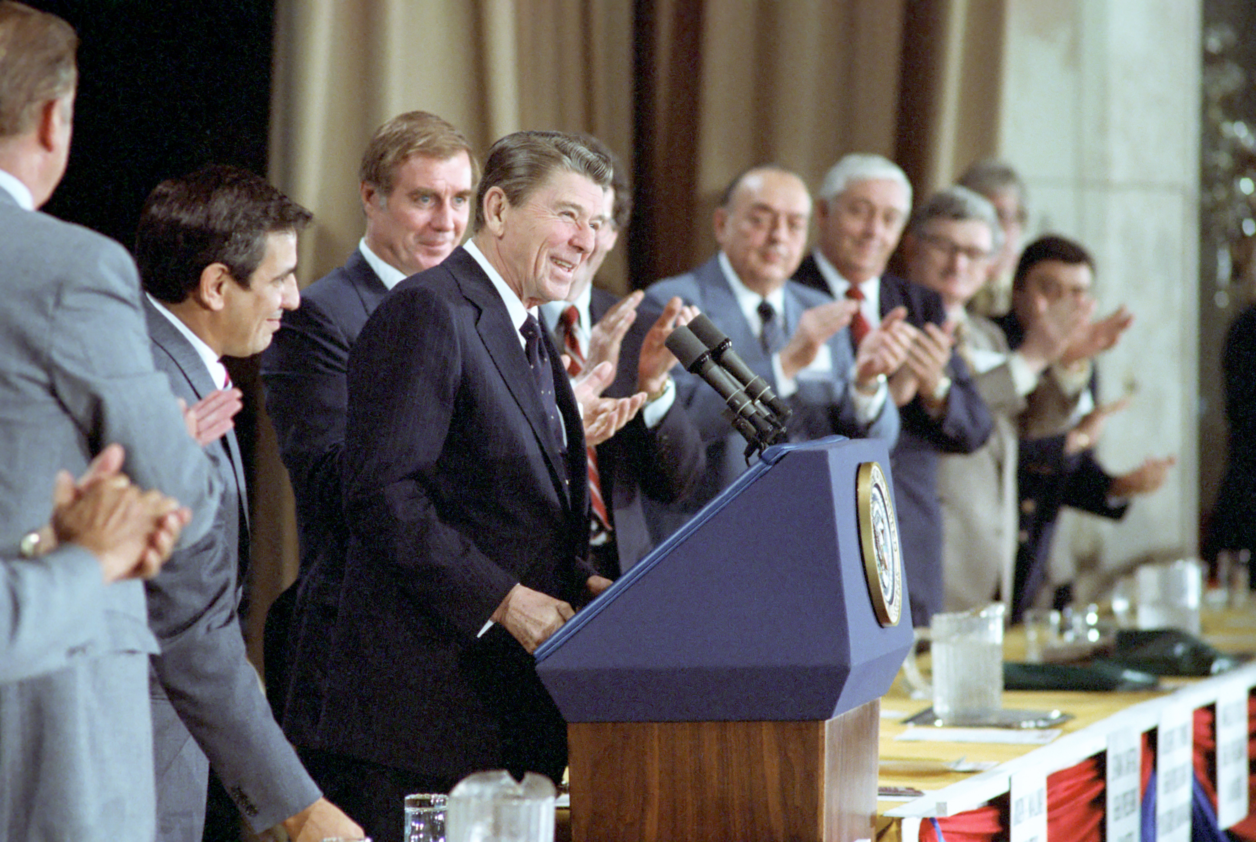 File:President Ronald Reagan speaking at a podium during his final press  conference in the East Room.jpg - Wikipedia