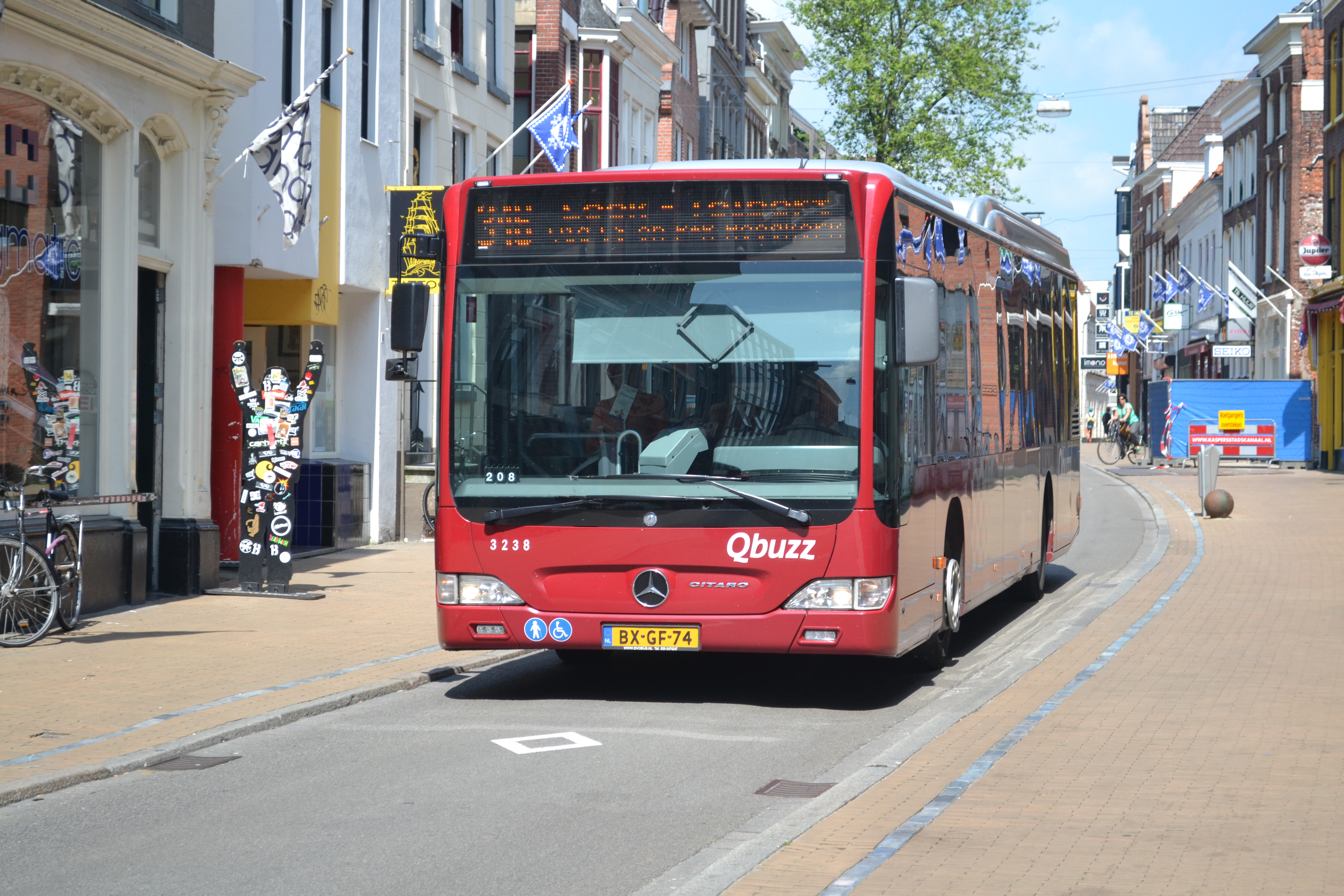 File:Qbuzz Groningen Gelkingestraat (9305435351).jpg - Wikimedia Commons