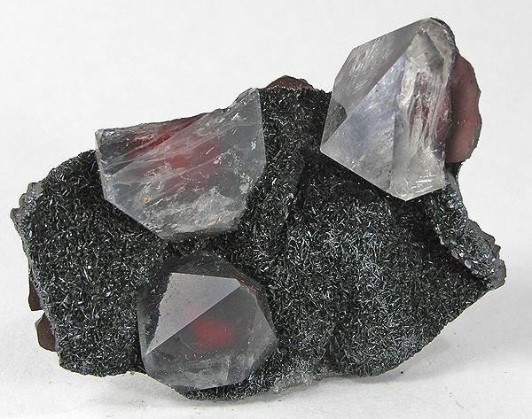 File:Quartz-Hematite-113680.jpg