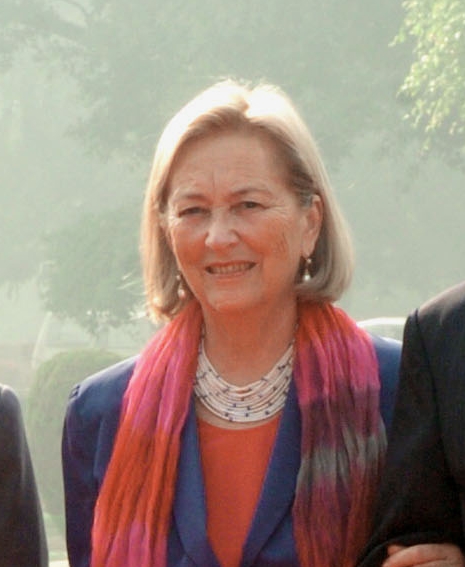 Queen Paola with the President and the Prime Minister of India, and the King Albert II (cropped)