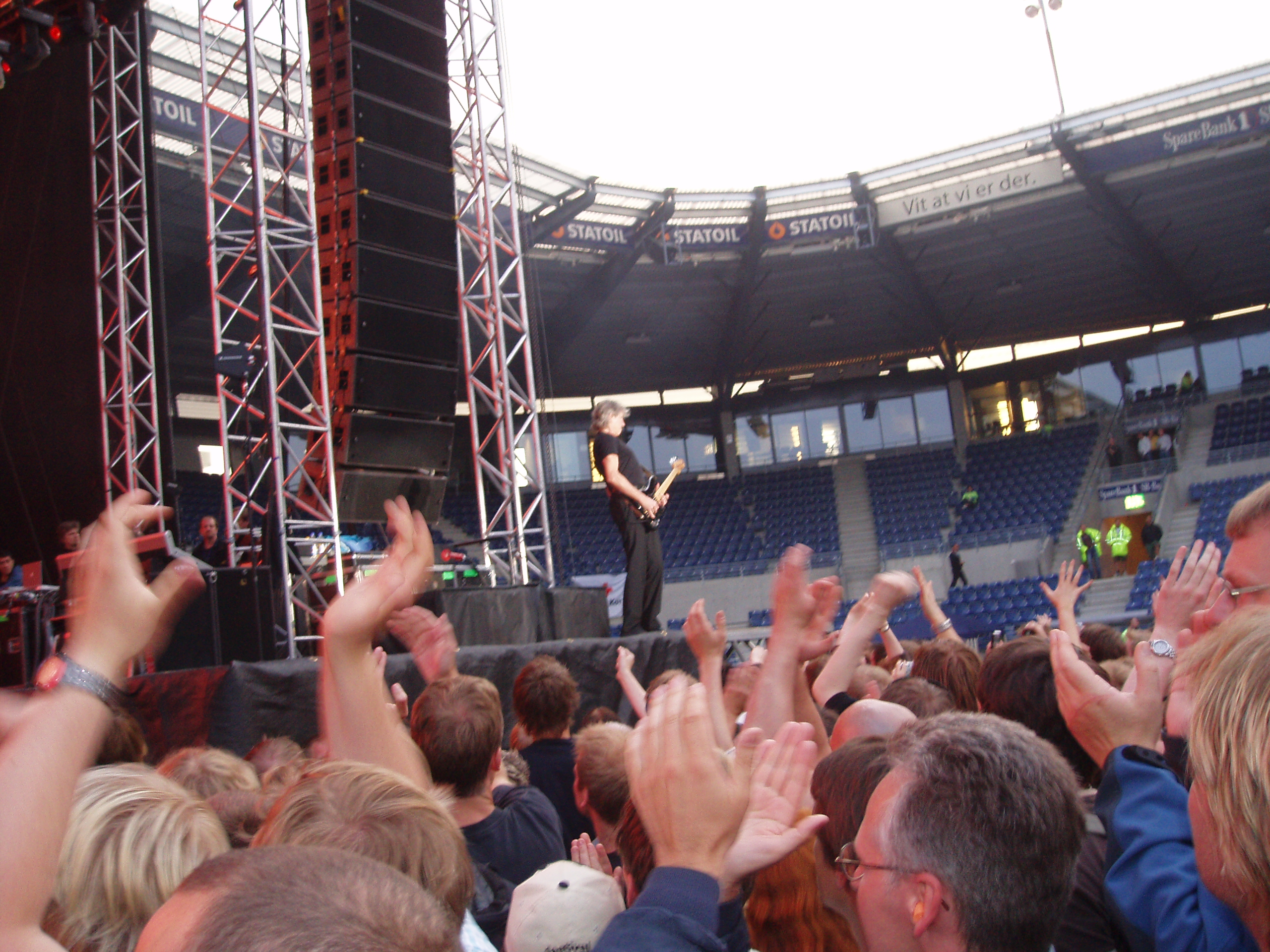 Roger Waters concert 08.jpg