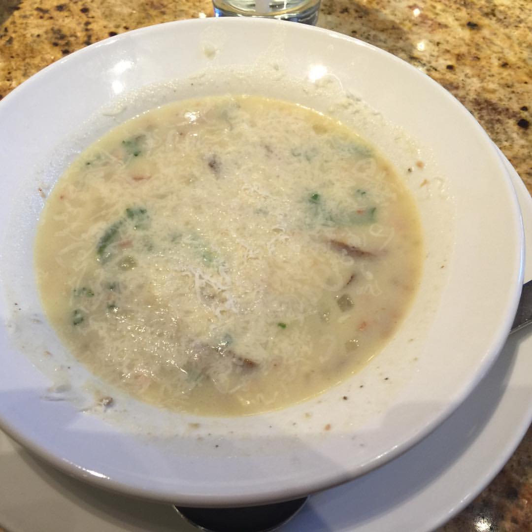 File Soup At Olive Garden Veterans Day Meal For Veterans Cheese