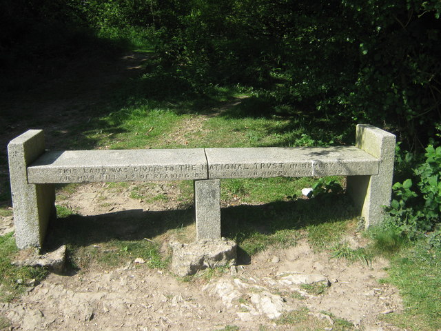 Stone Seat for view from One Tree Hill. - geograph.org.uk - 1321604