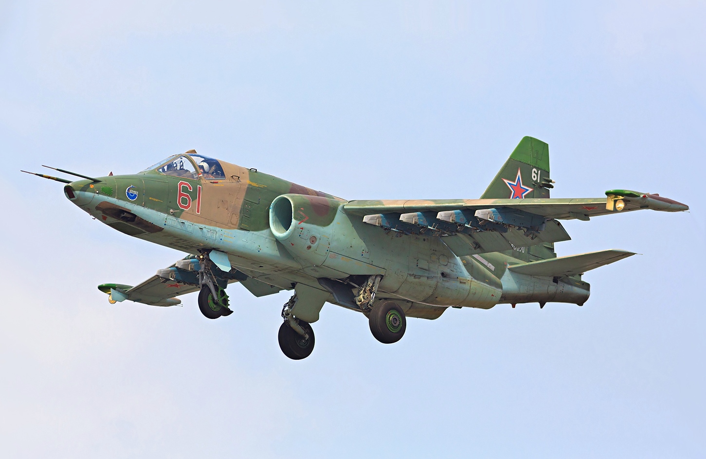 Sukhoi_Su-25_of_the_Russian_Air_Force_la