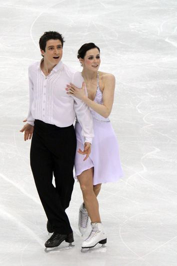 File:Tessa Virtue and Scott Moir at 2010 World Championships (5).jpg