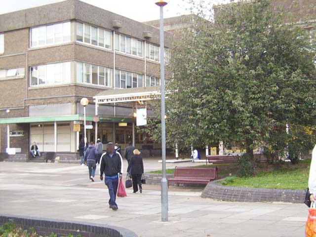 File:Teville Gate - geograph.org.uk - 1186162.jpg