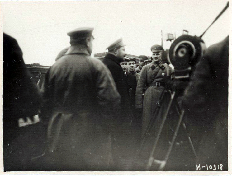 File:19340300-lazar kaganovitch chruschtow visit dimitlag-enhanced.jpg