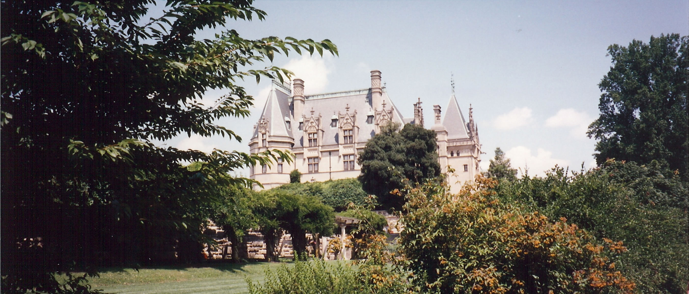 File Biltmore Estate Garden Looking At House Jpg Wikimedia Commons