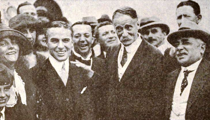 File:Chaplin & Mayor of Southampton 1921.jpg