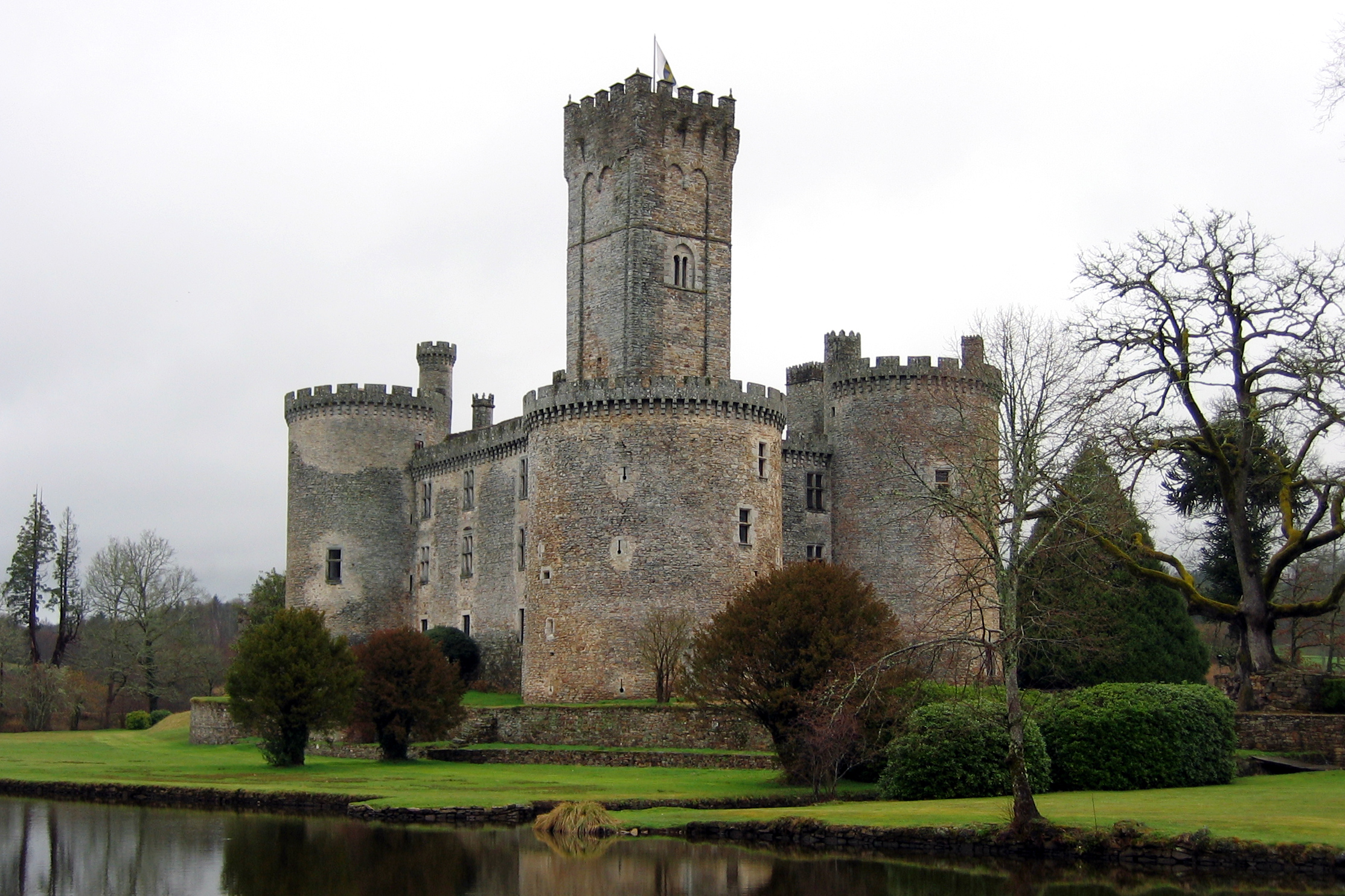 Chateau De Montbrun Wikipedia