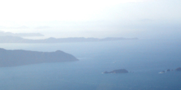 File:Cook Strait 17.55 - Flickr - PhillipC.jpg