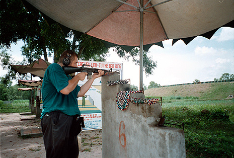 File:Cu Chi Tunnels Shooting Range with M16.jpg