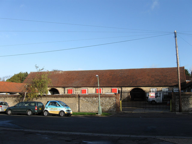 File:Dairy, The Droveway - geograph.org.uk - 1555282.jpg