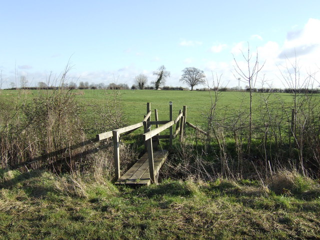 File:Footpath to Glebe Farm - geograph.org.uk - 319631.jpg