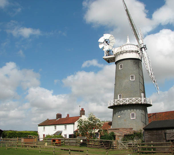 File:Great Bircham tower mill - geograph.org.uk - 1299638.jpg