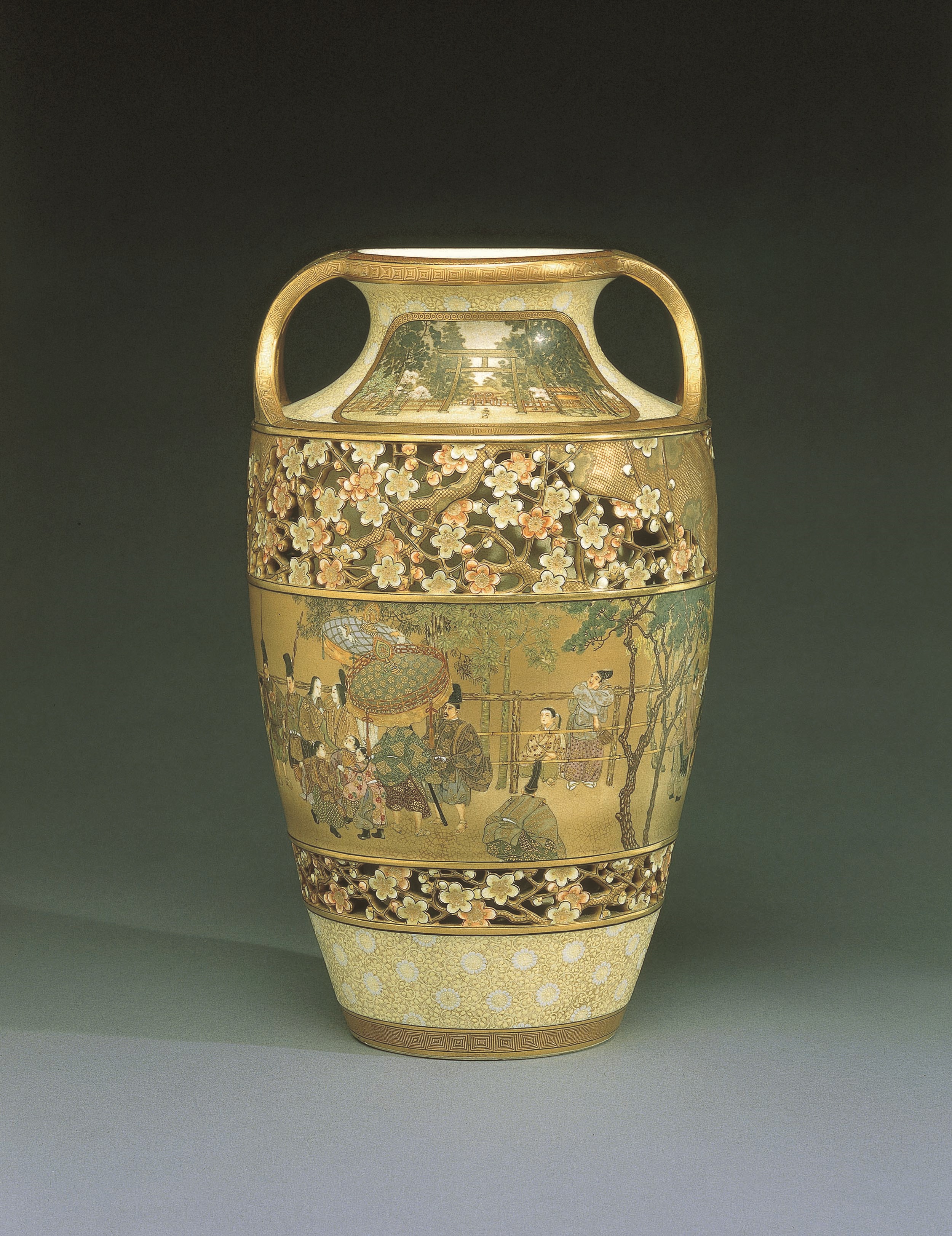 File:Japanese Vase.jpg - Wikipedia