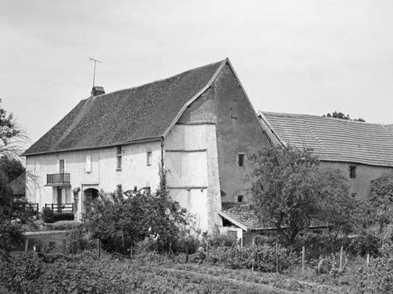 File:Maison forte de Cheuge (Côte-d'Or).jpg