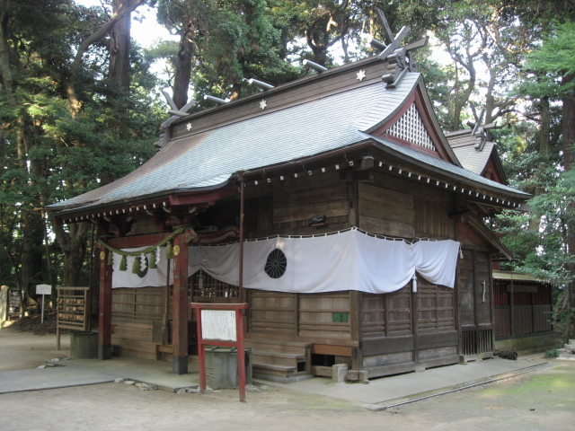 ファイル:Makatajinjya-hondou.jpg