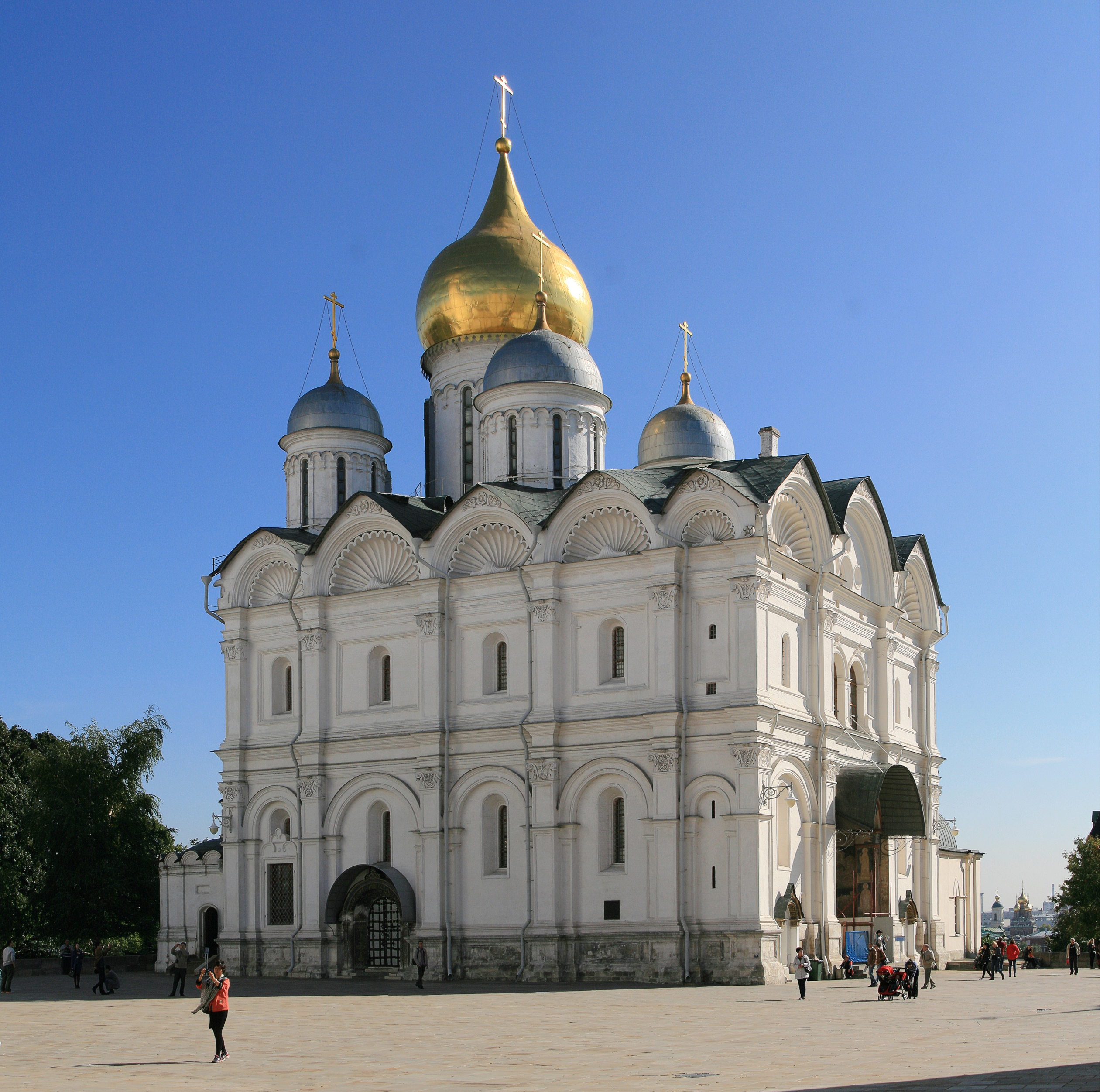 Какой архитектурный памятник. Архангельский собор Московского Кремля. Архангельский собор (Кремль, Соборная площадь). Архангельский собор Московского Кремля 15 век. Архангельский собор Московского Кремля 16 век.