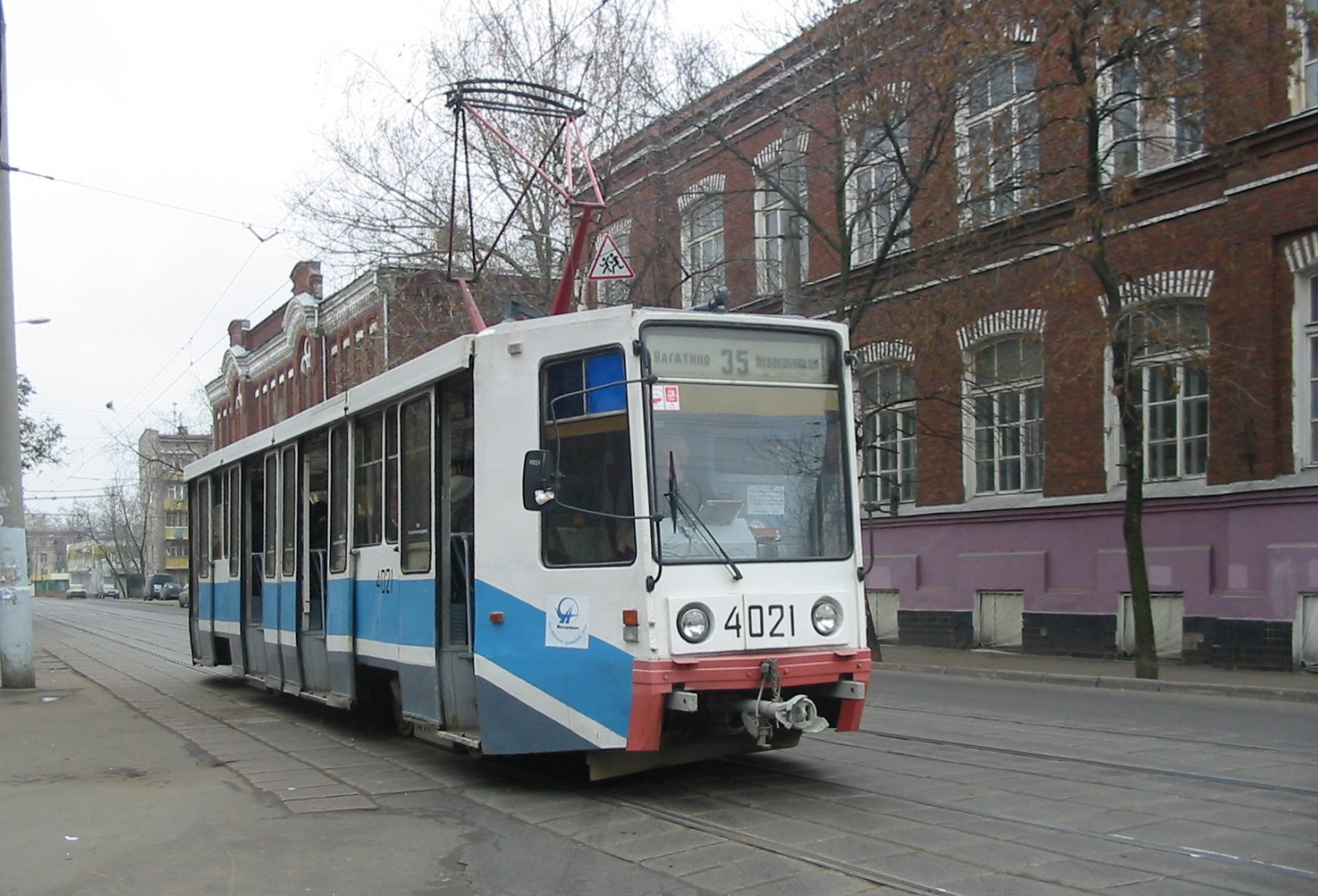 Трамвай 32 маршрут остановки. Трамвай 32 Москва. 71-608 Трамвай. Трамвай 71 608к 303. Транвайный32.