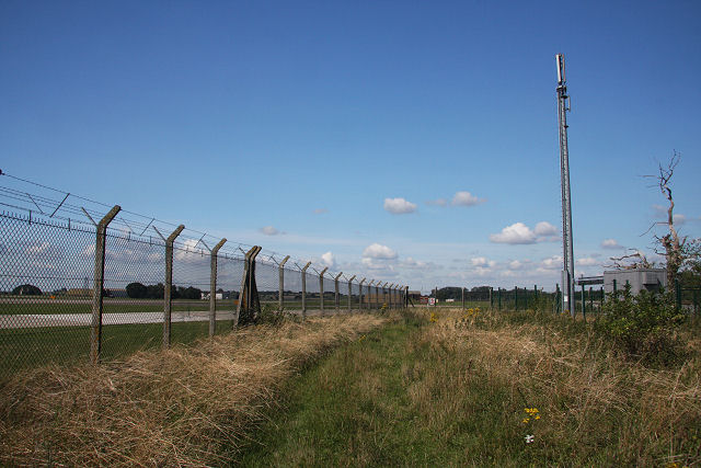 File:RAF Lakenheath boundary fence - geograph.org.uk - 923659.jpg