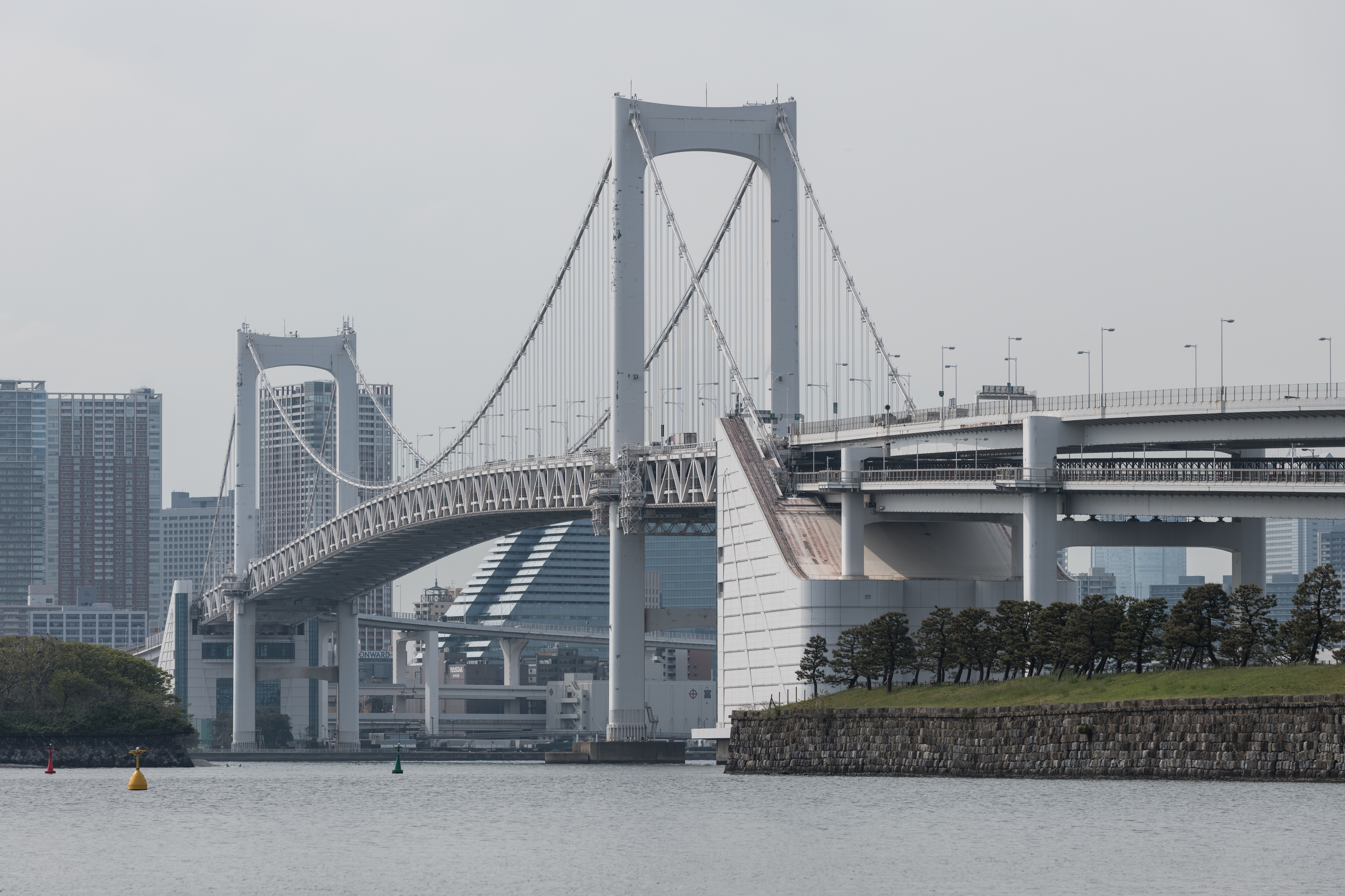 File Rainbow Bridge Tokyo South View From Odaiba 1 Jpg Wikimedia Commons