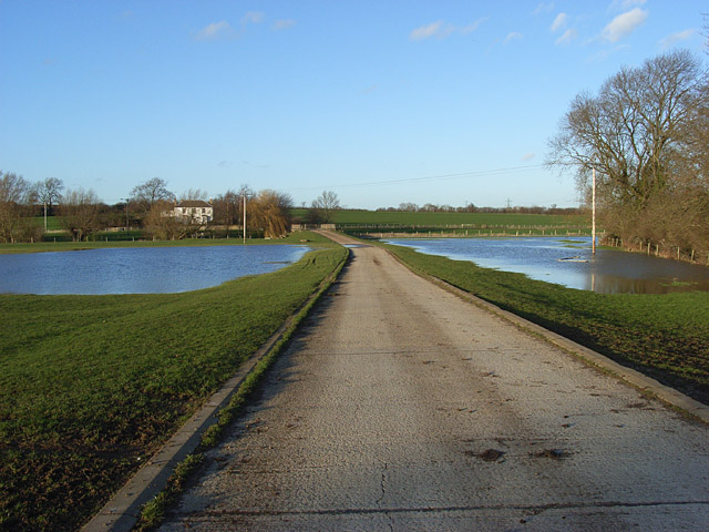 File:Sewage works road beside the Great Ouse - geograph.org.uk - 338019.jpg