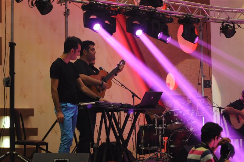 File:Shahram Shokoohi live in concert By Fahimeh Bagheri uploaded by Mardetanha 008.JPG