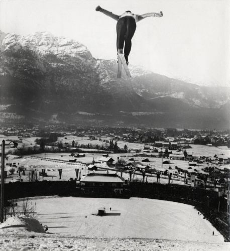 File:Ski Jumping, Garmisch Partenkirchen.jpg