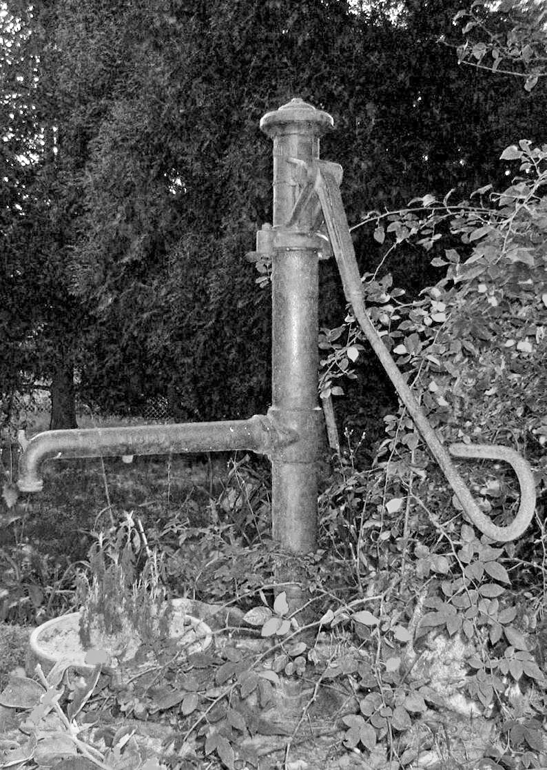 Hand pump - Wikipedia