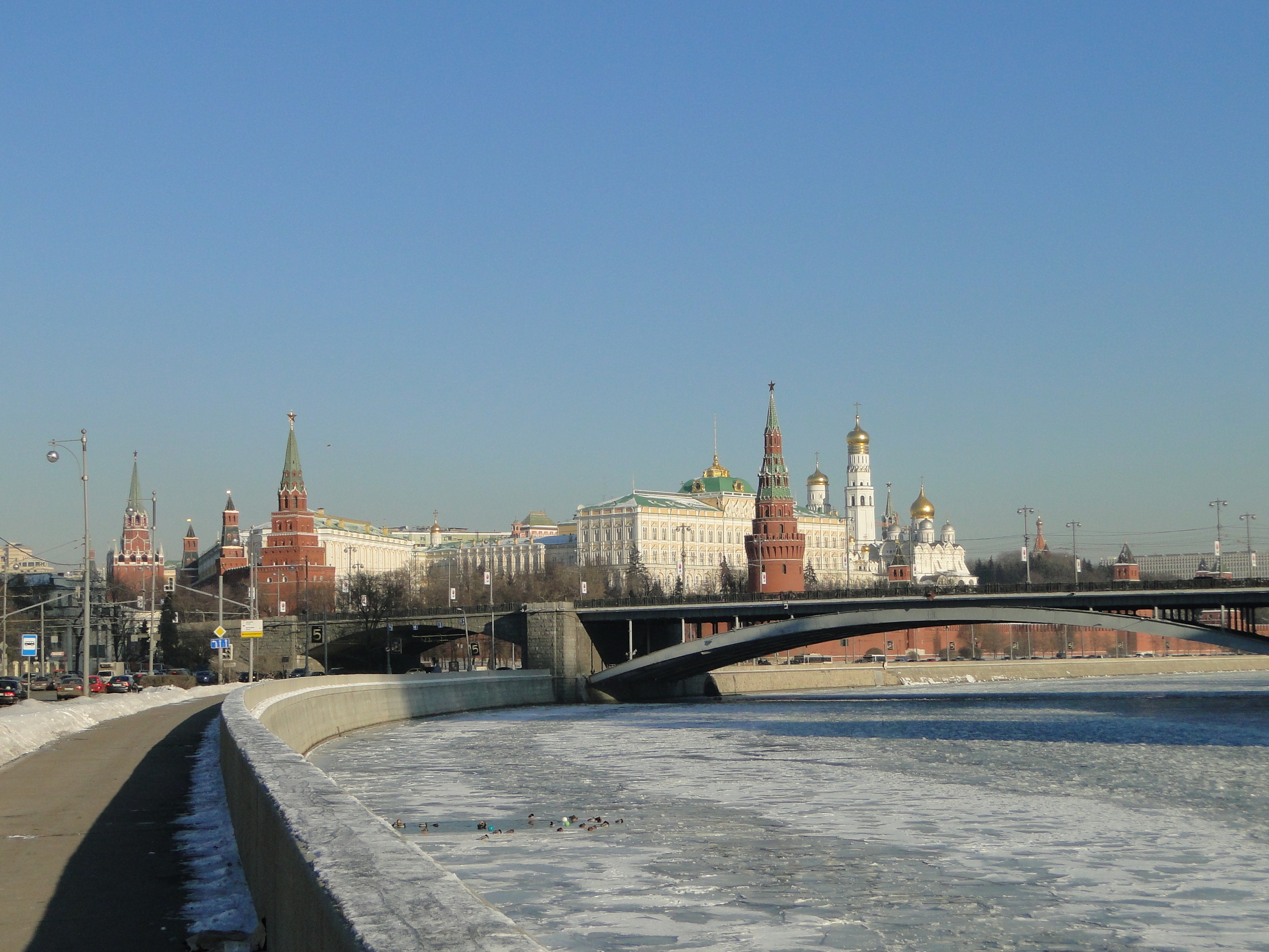 Кремль с Пречистенской набережной