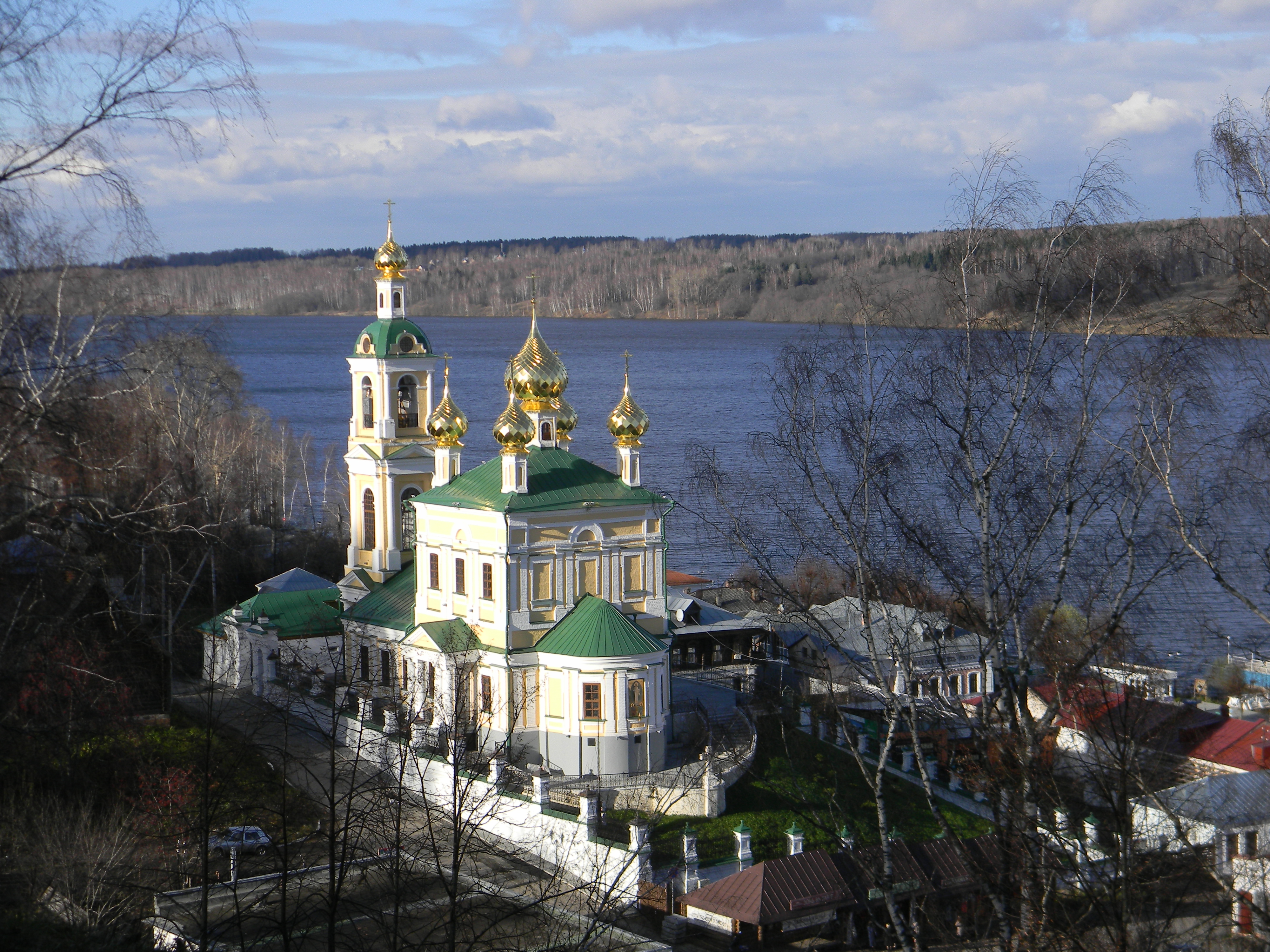 Преображенский храм в Плесе