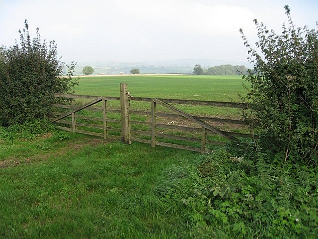 File:A Double Gate - geograph.org.uk - 261609.jpg