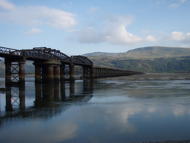 File:Barmouth Bridge at low tide - geograph.org.uk - 621521.jpg