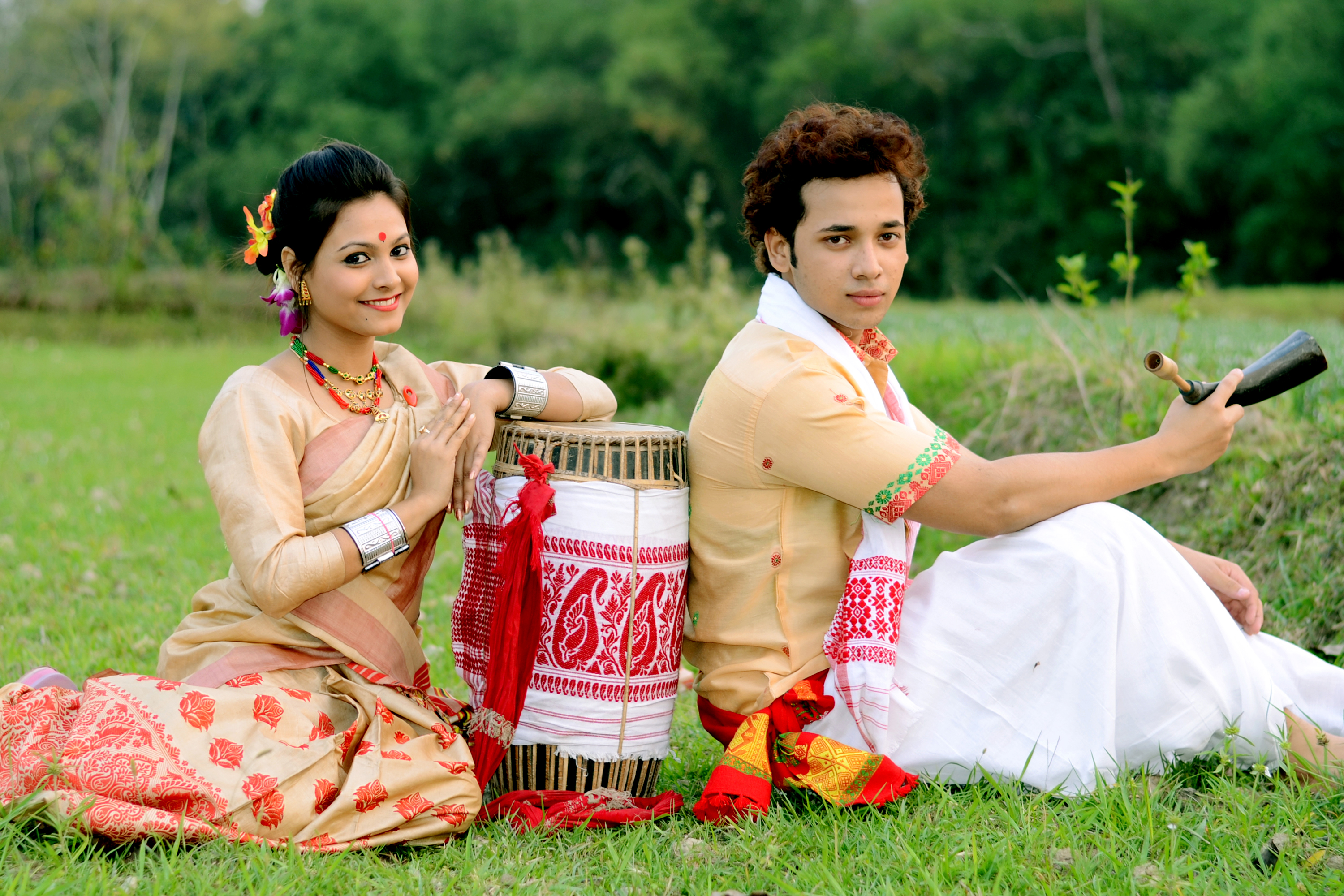 Traditional Attires of Assam and The Ahom Dress – Destination Assam