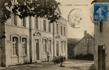 Mairie / Ecole (à/c 1911) - Ecole de Garçons – Place de l’Eglise.