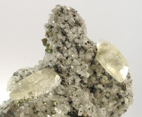 File:Calcite-Galena-Chalcopyrite-149506.jpg