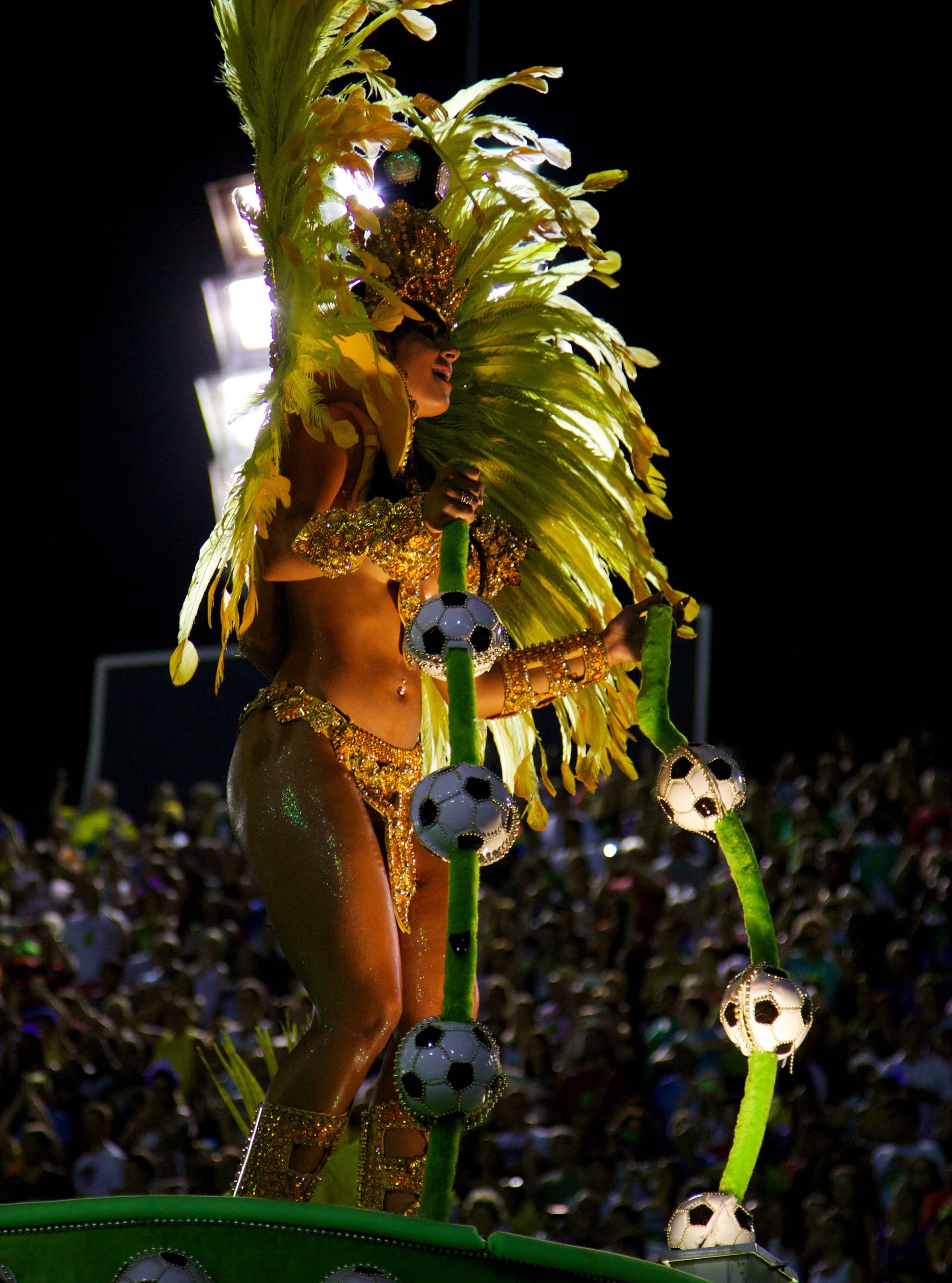 File:Carnival in Rio de Janeiro.jpg - Wikimedia Commons