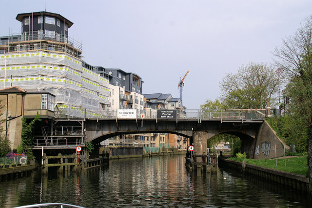 File:Carrow Bridge - geograph.org.uk - 811921.jpg